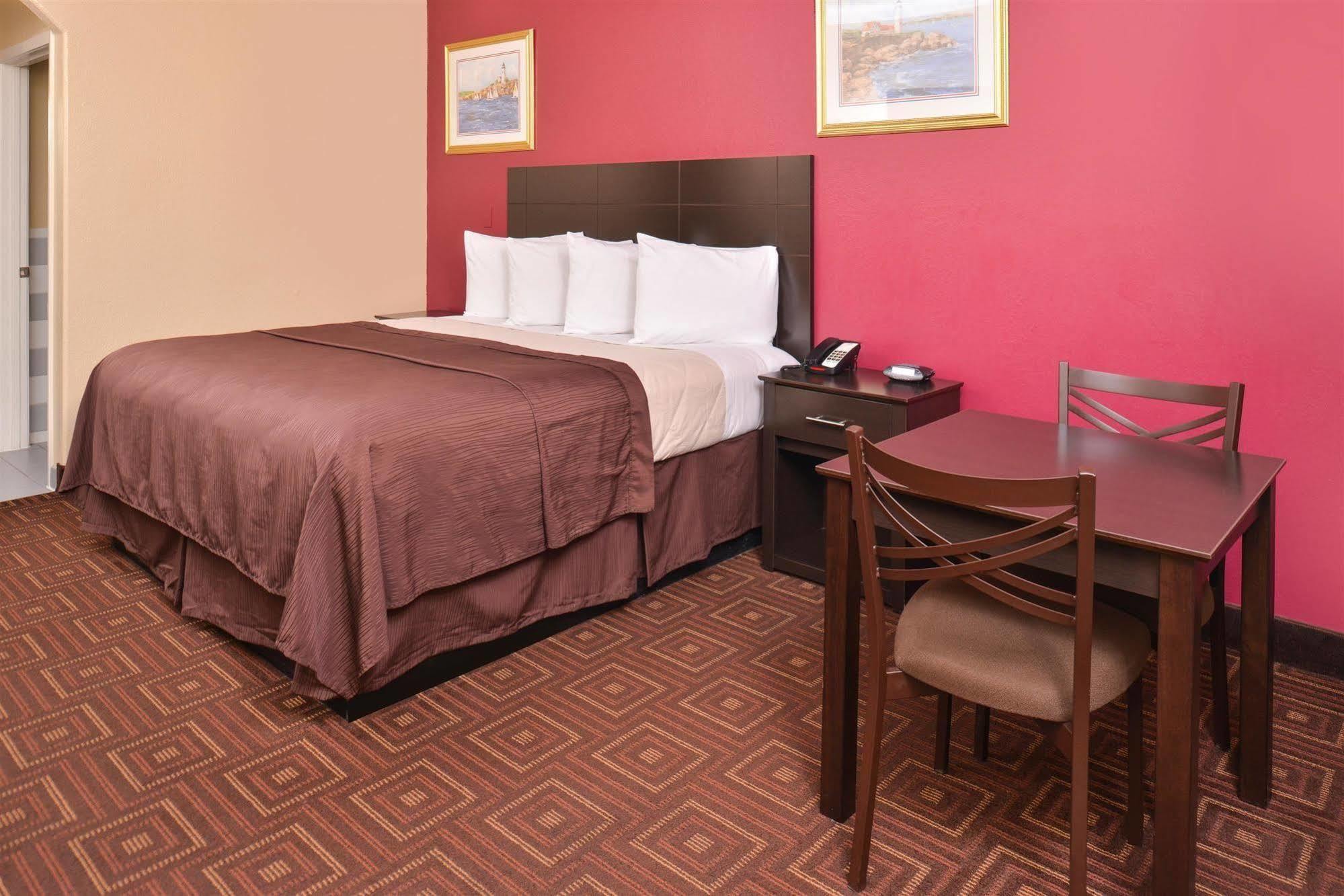 Americas Best Value Inn-Baytown Extérieur photo