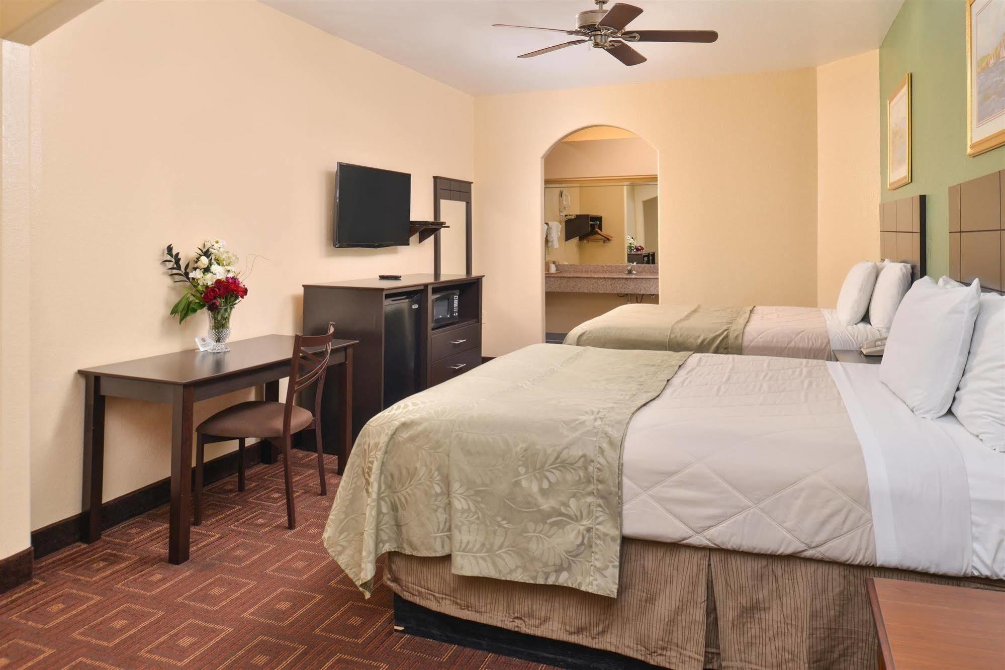 Americas Best Value Inn-Baytown Extérieur photo