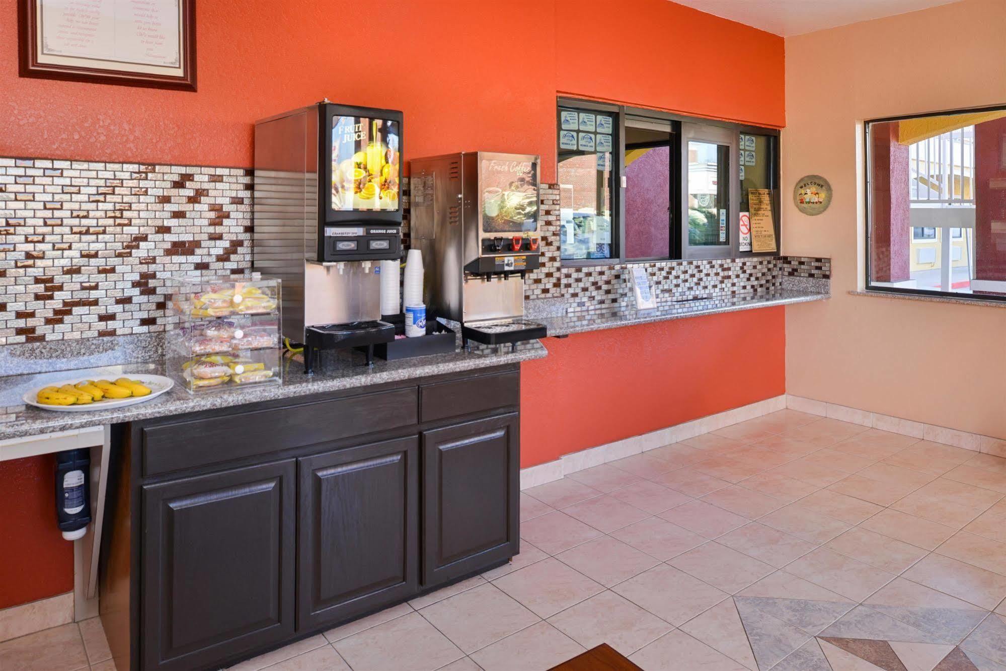 Americas Best Value Inn-Baytown Extérieur photo