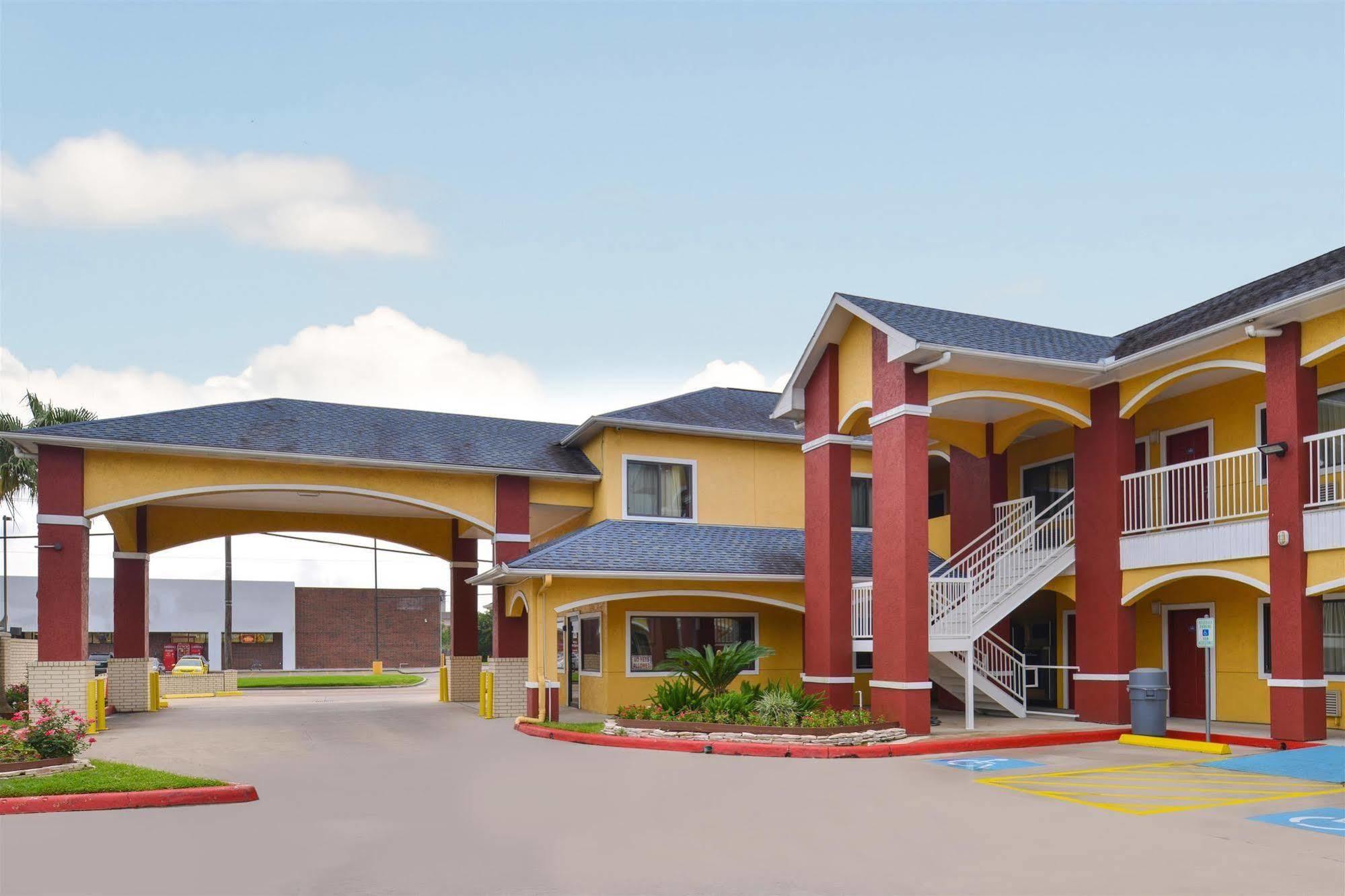 Americas Best Value Inn-Baytown Extérieur photo